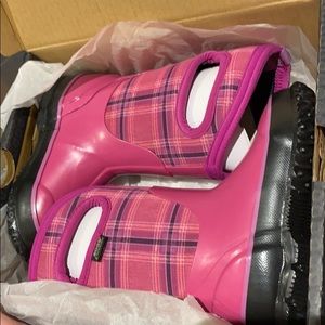 Girls boots